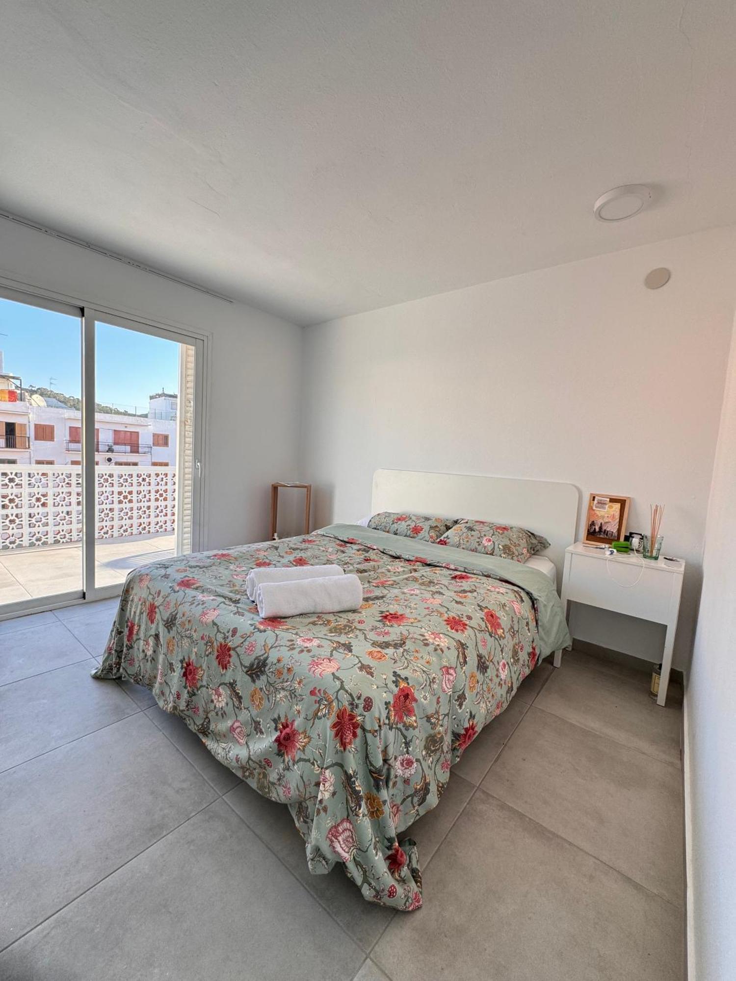 Hotel Hostal Cisne Sant Antoni de Portmany Esterno foto