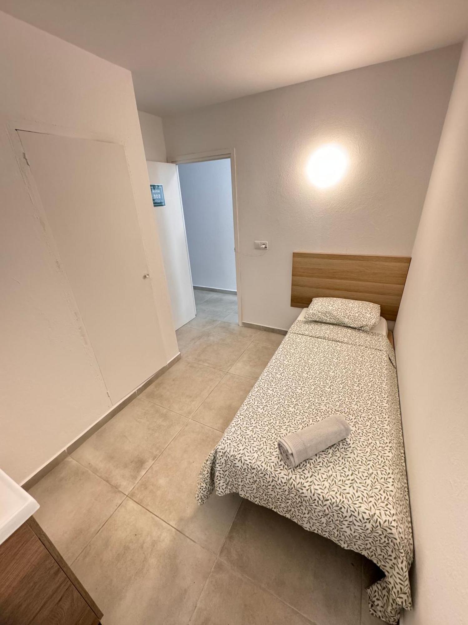 Hotel Hostal Cisne Sant Antoni de Portmany Esterno foto