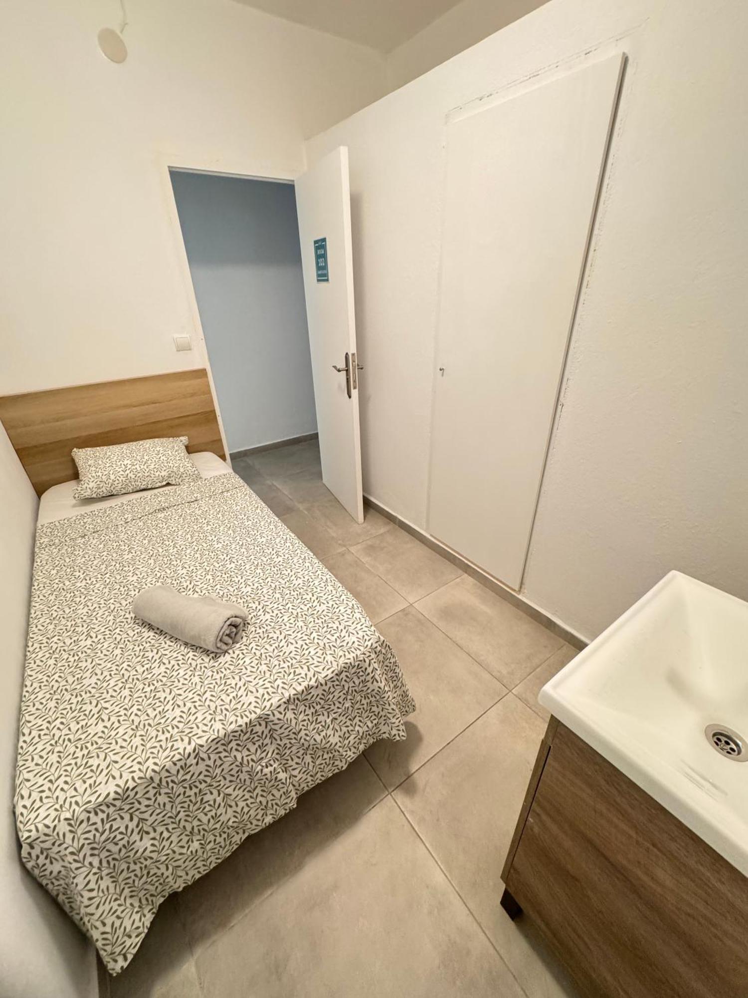 Hotel Hostal Cisne Sant Antoni de Portmany Esterno foto