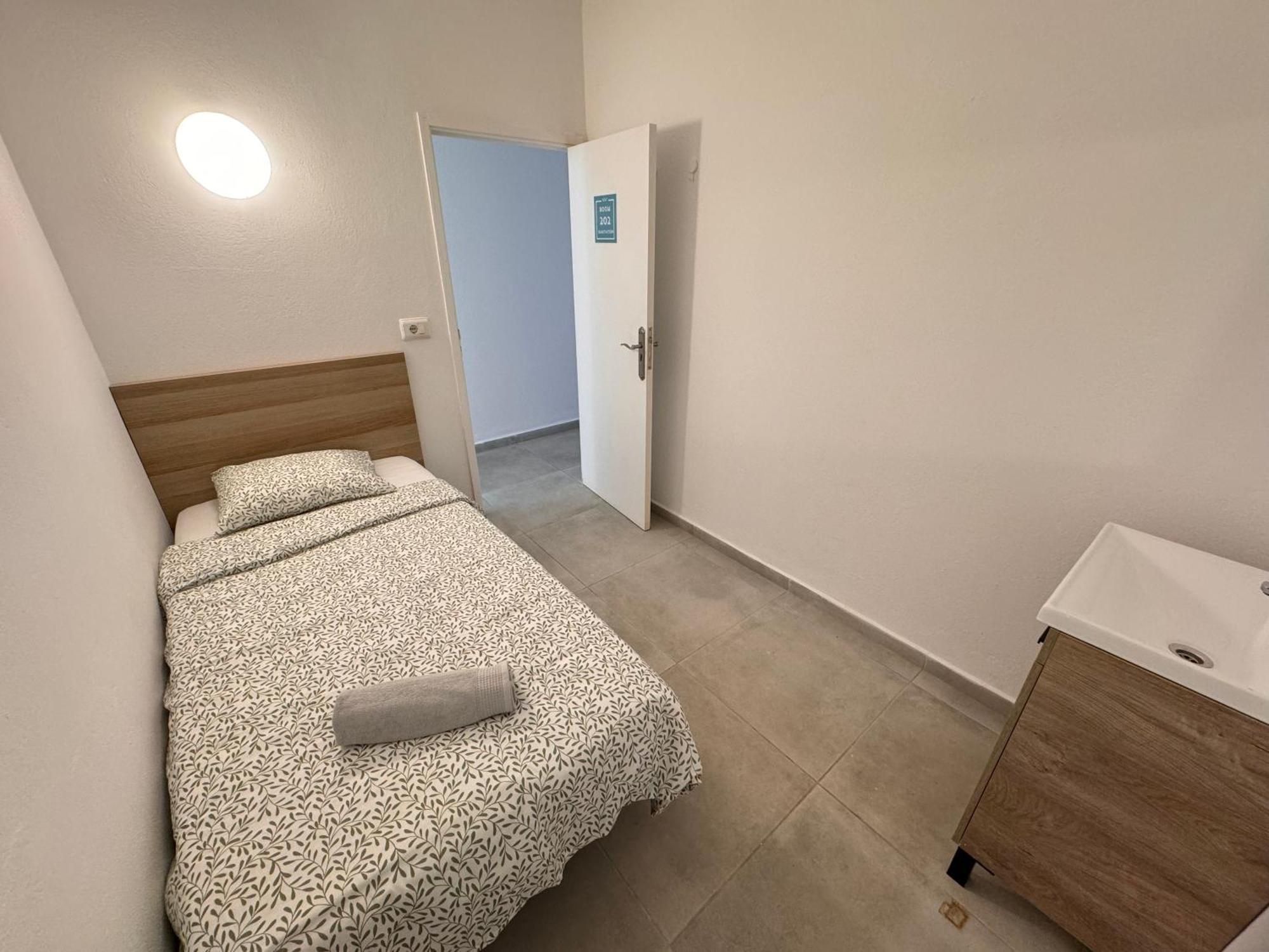 Hotel Hostal Cisne Sant Antoni de Portmany Esterno foto