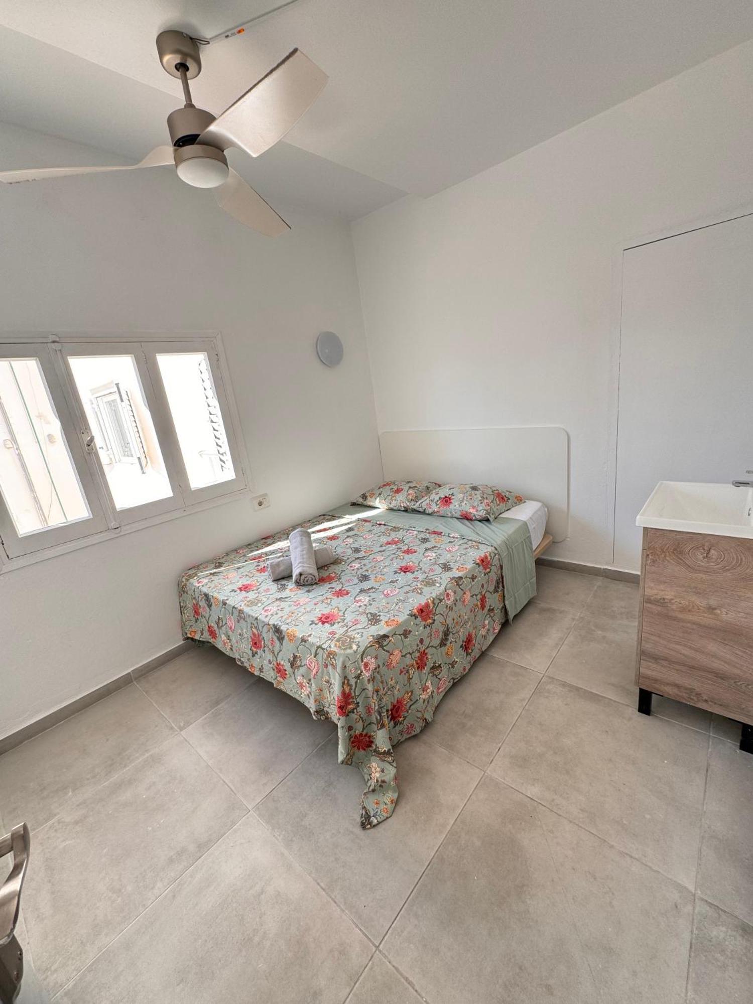 Hotel Hostal Cisne Sant Antoni de Portmany Esterno foto